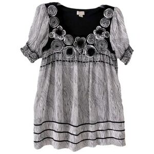 Yvos | Gray Black Baby Doll Layered Rosette Smocked Puff Sleeve Blouse, Medium